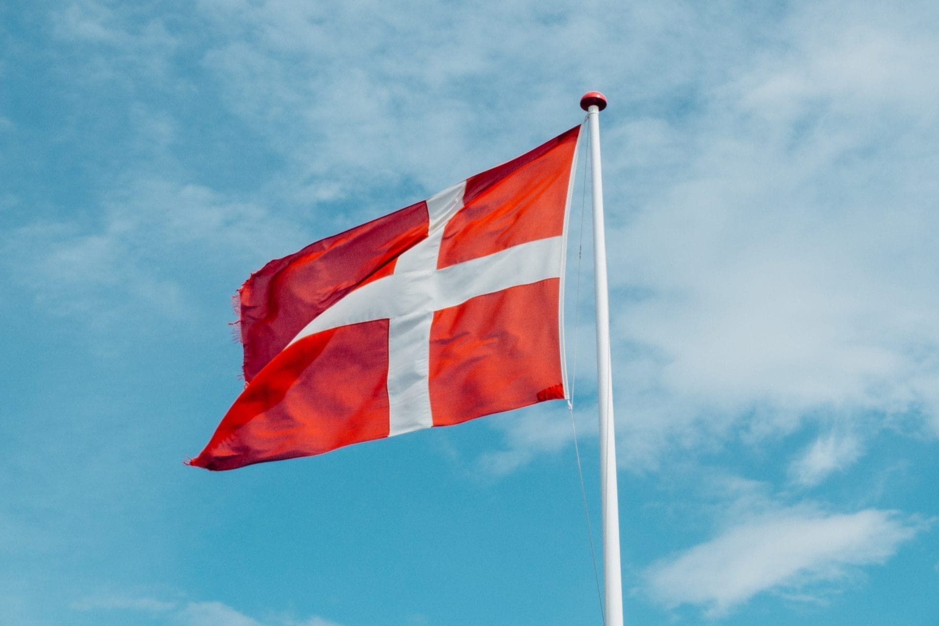 danish-flag-pexels-markus-winkler-2862156 Enjoy life